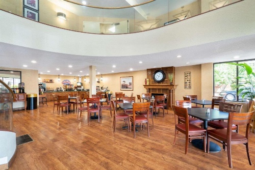 Baymont by Wyndham Knoxville/Cedar Bluff image 17