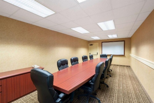 Baymont by Wyndham Knoxville/Cedar Bluff image 21