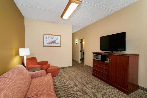 Baymont by Wyndham Knoxville/Cedar Bluff image 24